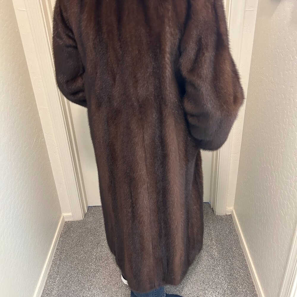 Full length mink coat - Picture 11 of 14